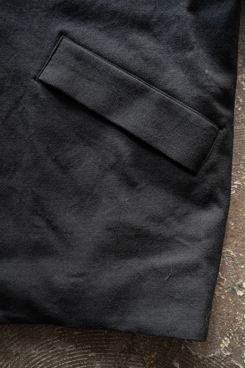 【ラスト1点】【24AW】シンサレートステンカラーハーフコート(BLACK)