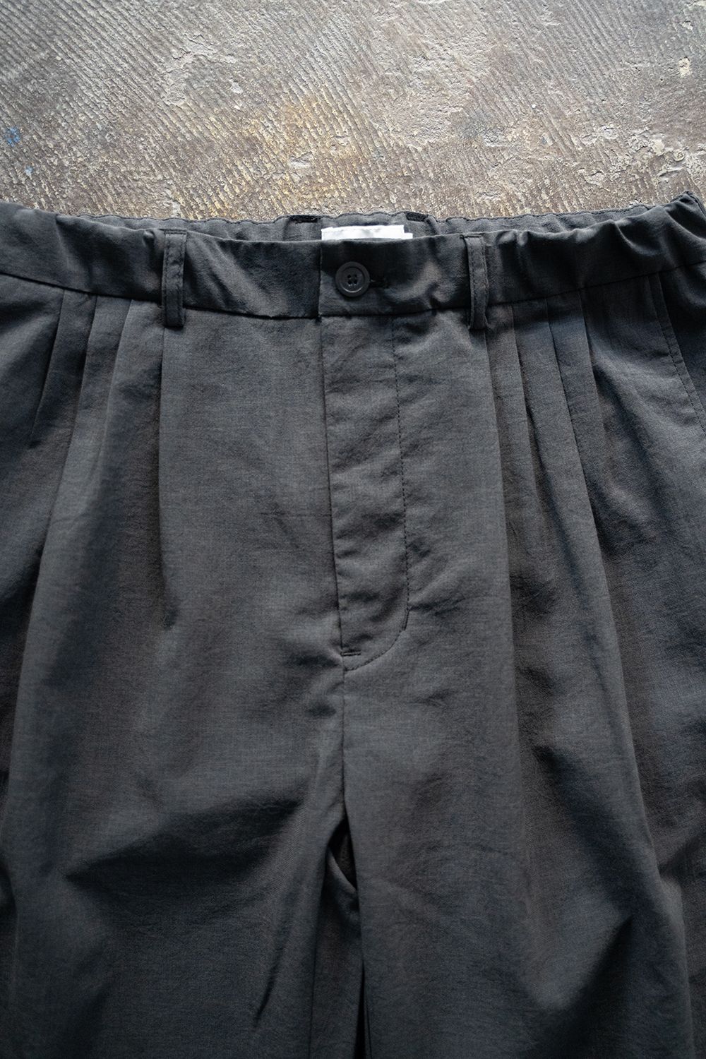【ラスト1点】【23SS】強撚ポリエステル4タックイージースラックス(INK BLACK)