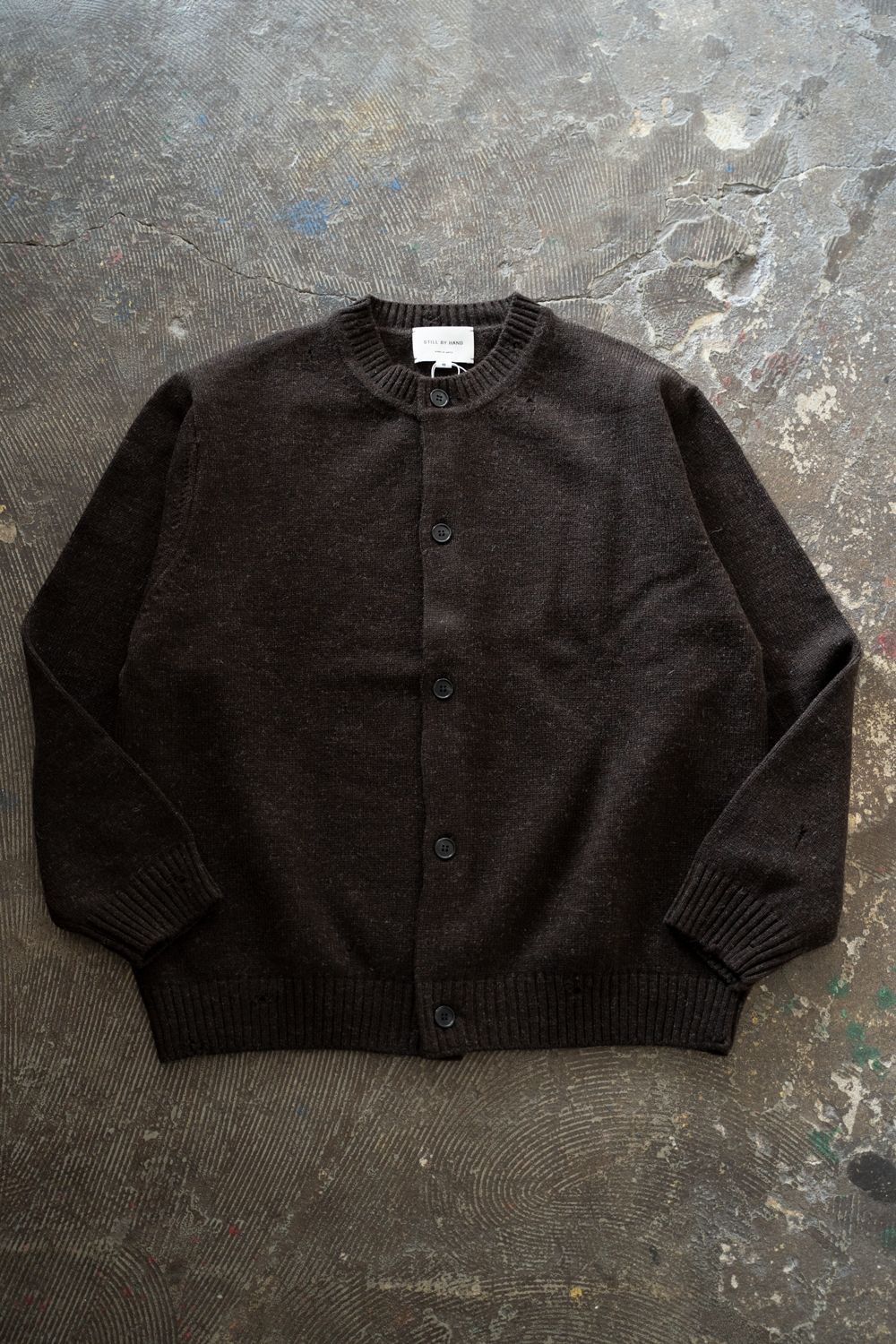 【26AW】ダメージクルーネックカーディガン(DARK BROWN)