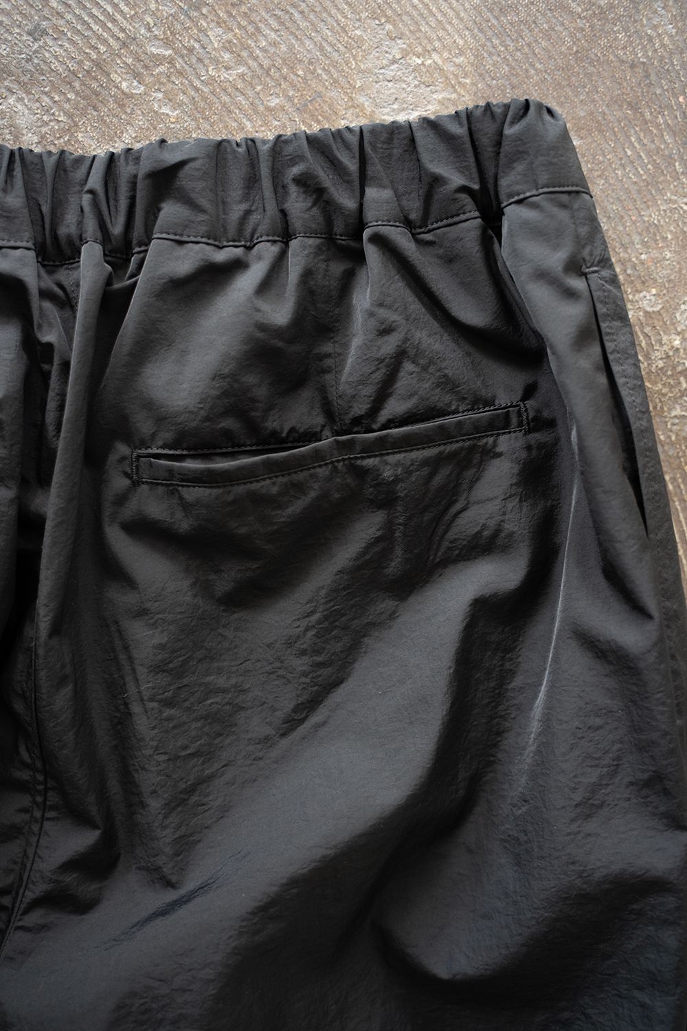 【ラスト1点】【25SS】ナイロン2タックイージーパンツ(INK BLACK)