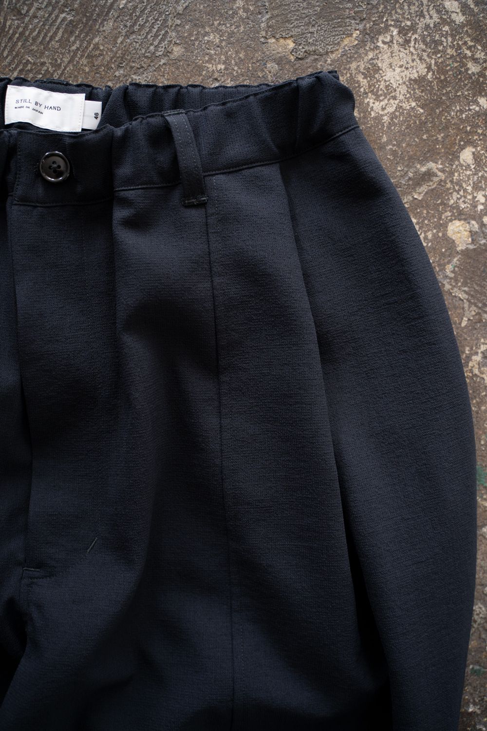 【26SS】ディープタックポリエステルワイドテーパードパンツ(DARK NAVY)