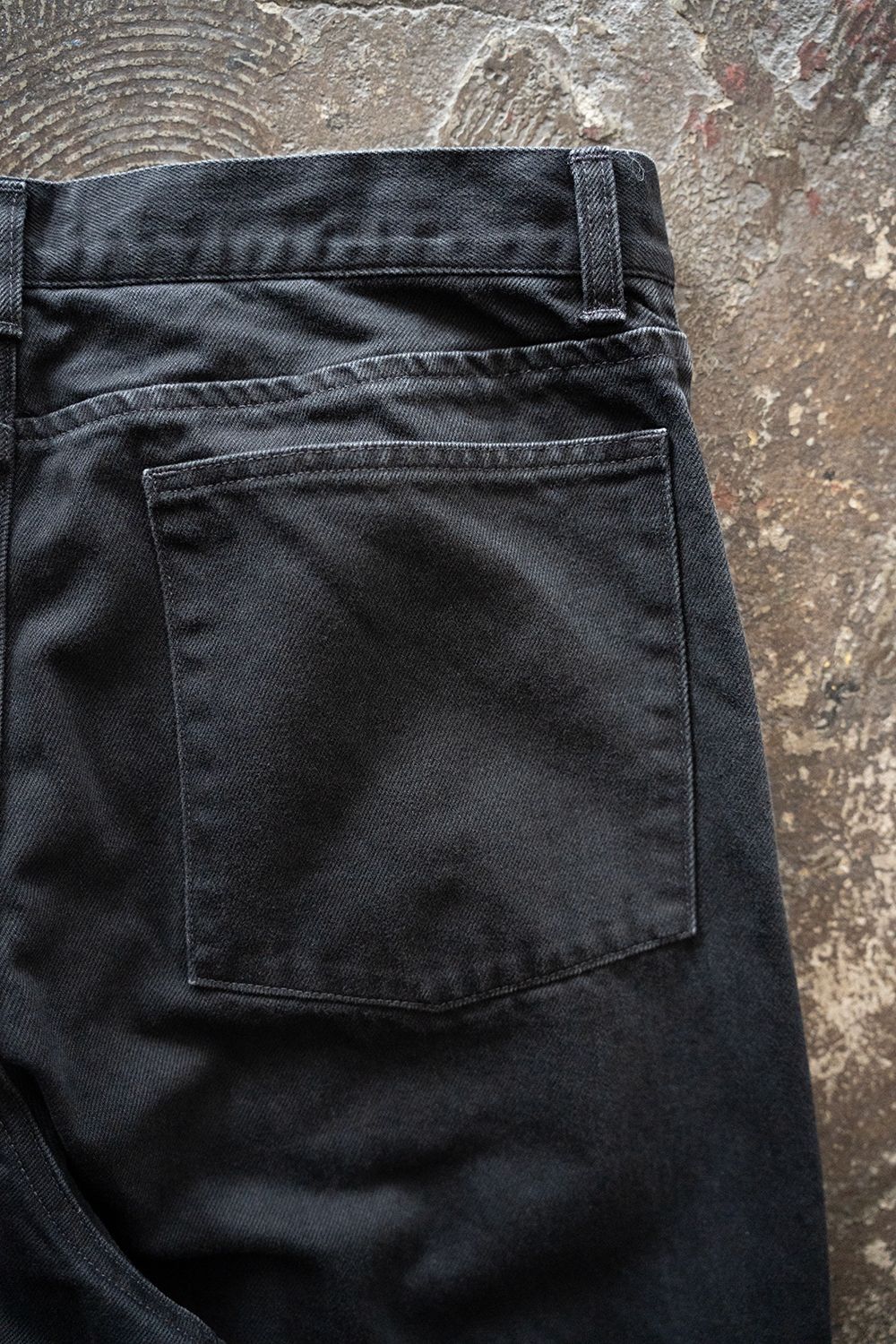 【25AW】フェードカラーデニムワンタックパンツ(INK BLACK)