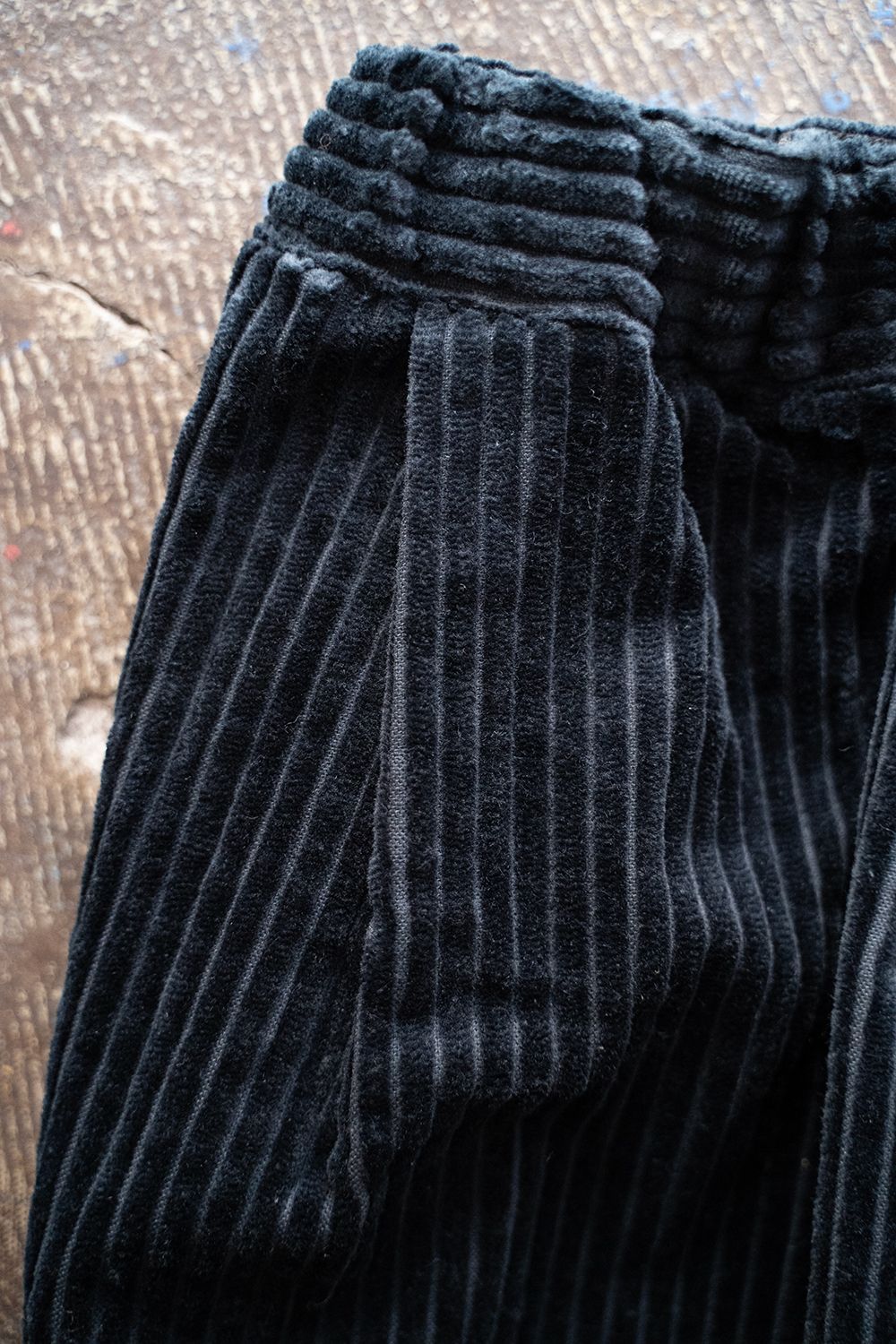 【ラスト1点】【24AW】3.5W太畝コーデュロイイージーパンツ(DARK NAVY)