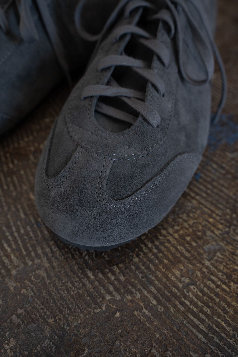 【26AW】REPRODUCTION OF FOUND×STILL BY HAND Sneaker '26 スウェードスニーカー(CHARCOAL)
