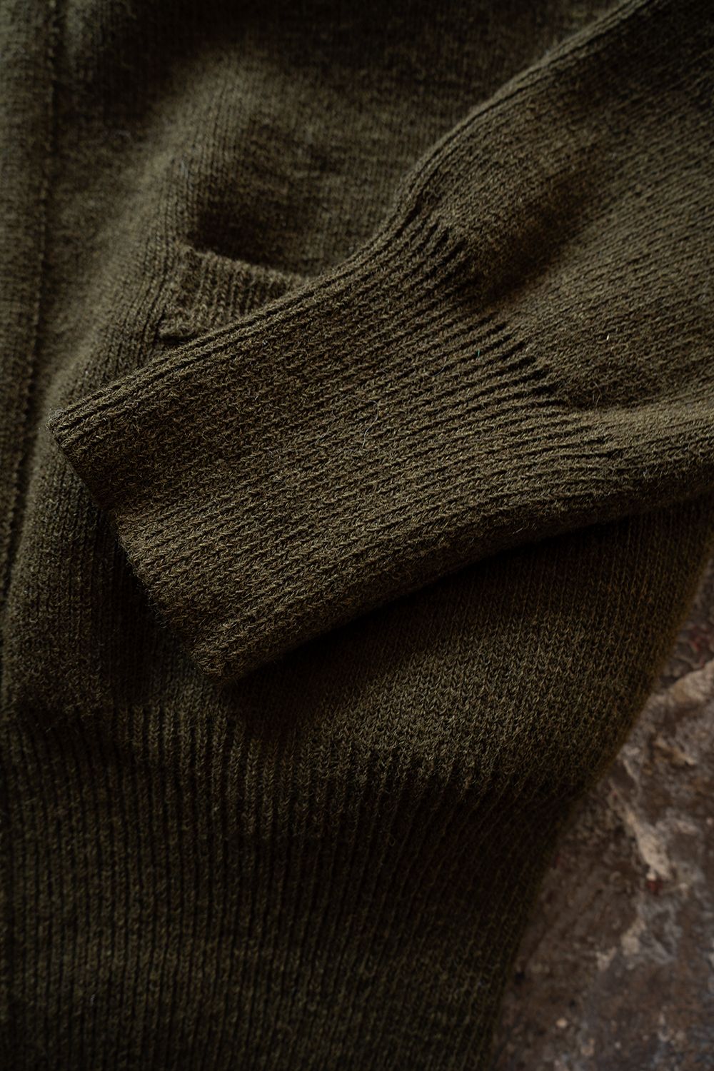 Hard twisted Shetlandwool type C-2(OLIVE KHAKI)