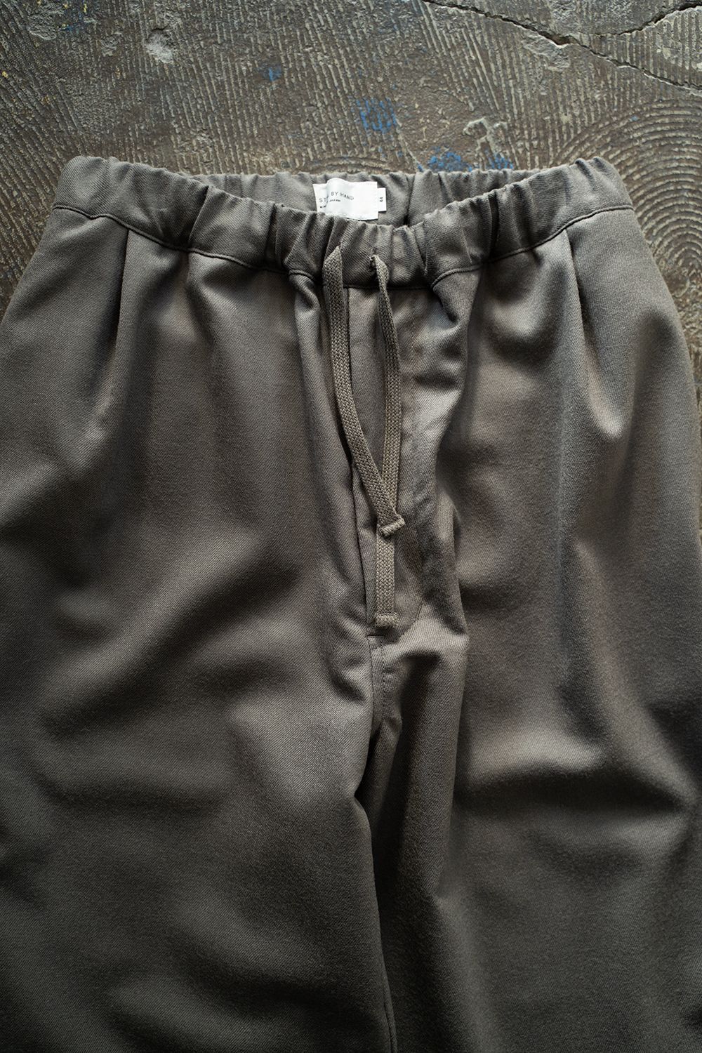 【25AW】サキソニーイージーパンツ(GREIGE)