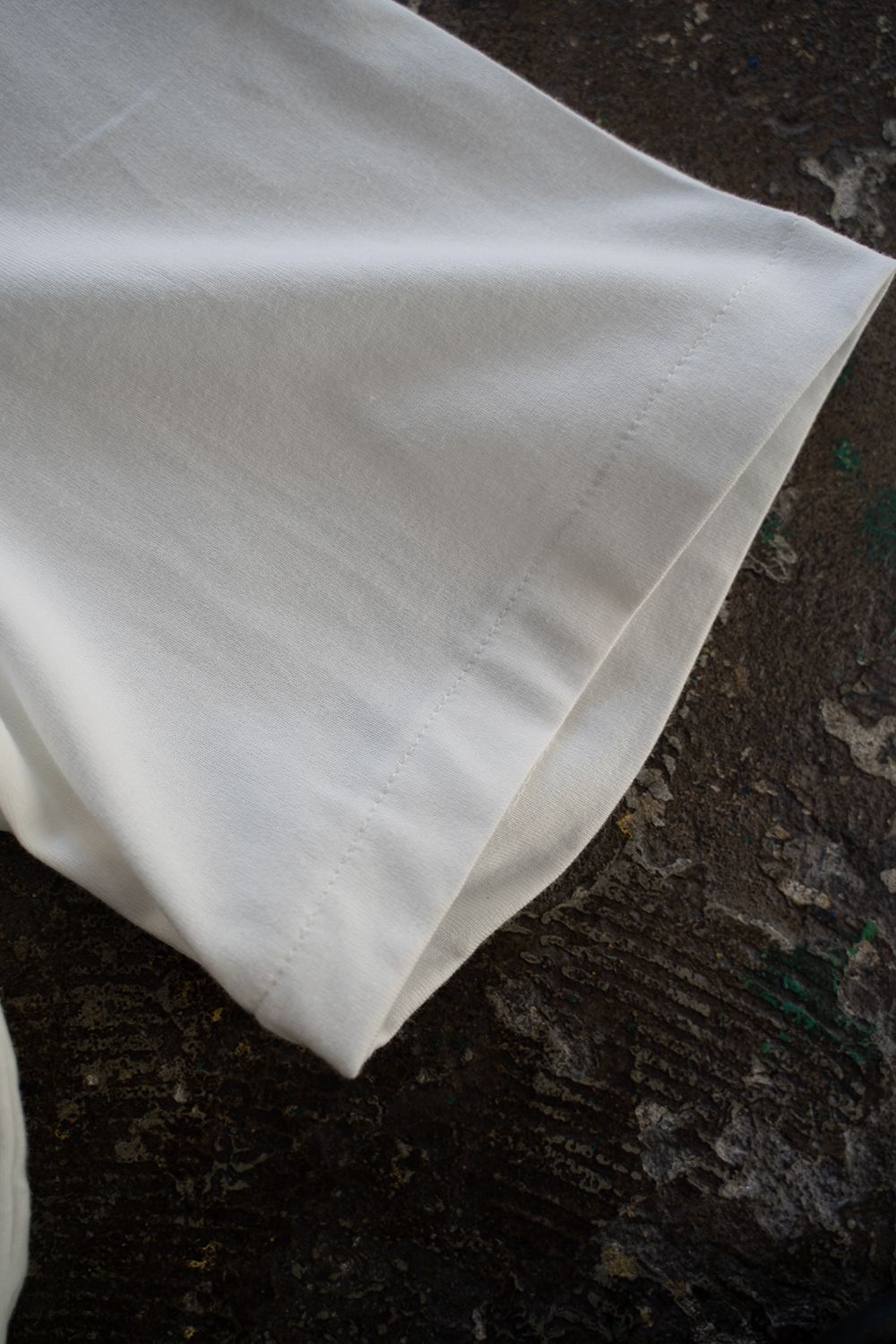 【ラスト1点】【23SS】"Zwischen Oberfläche und Punkt"Tシャツ(OFF WHITE)
