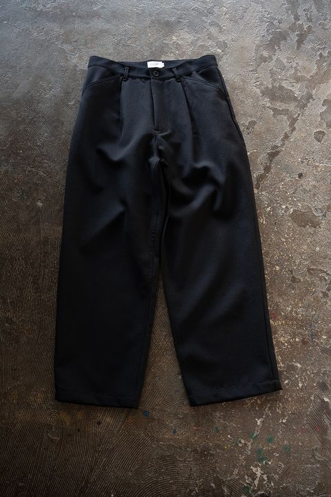 【26AW】ウールサージワンタックパンツ(NAVY)