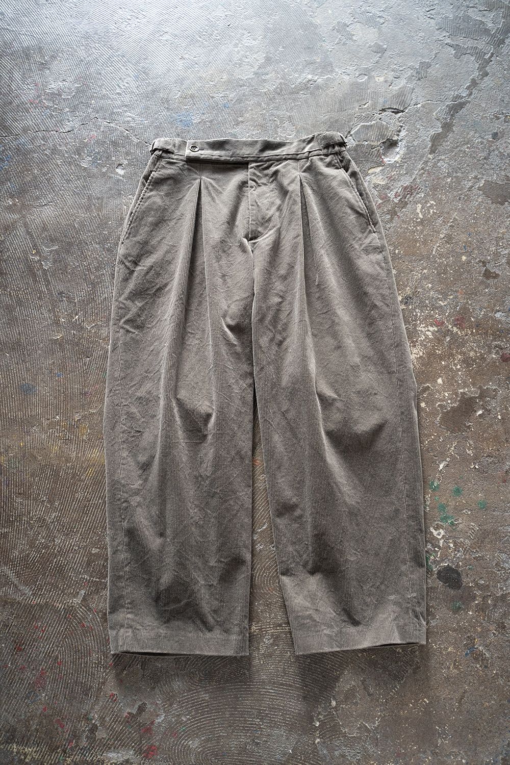 【ラスト1点】【22AW】2-Tack Corduroy Trousers/2タックコーデュロイトラウザース(GREIGE)