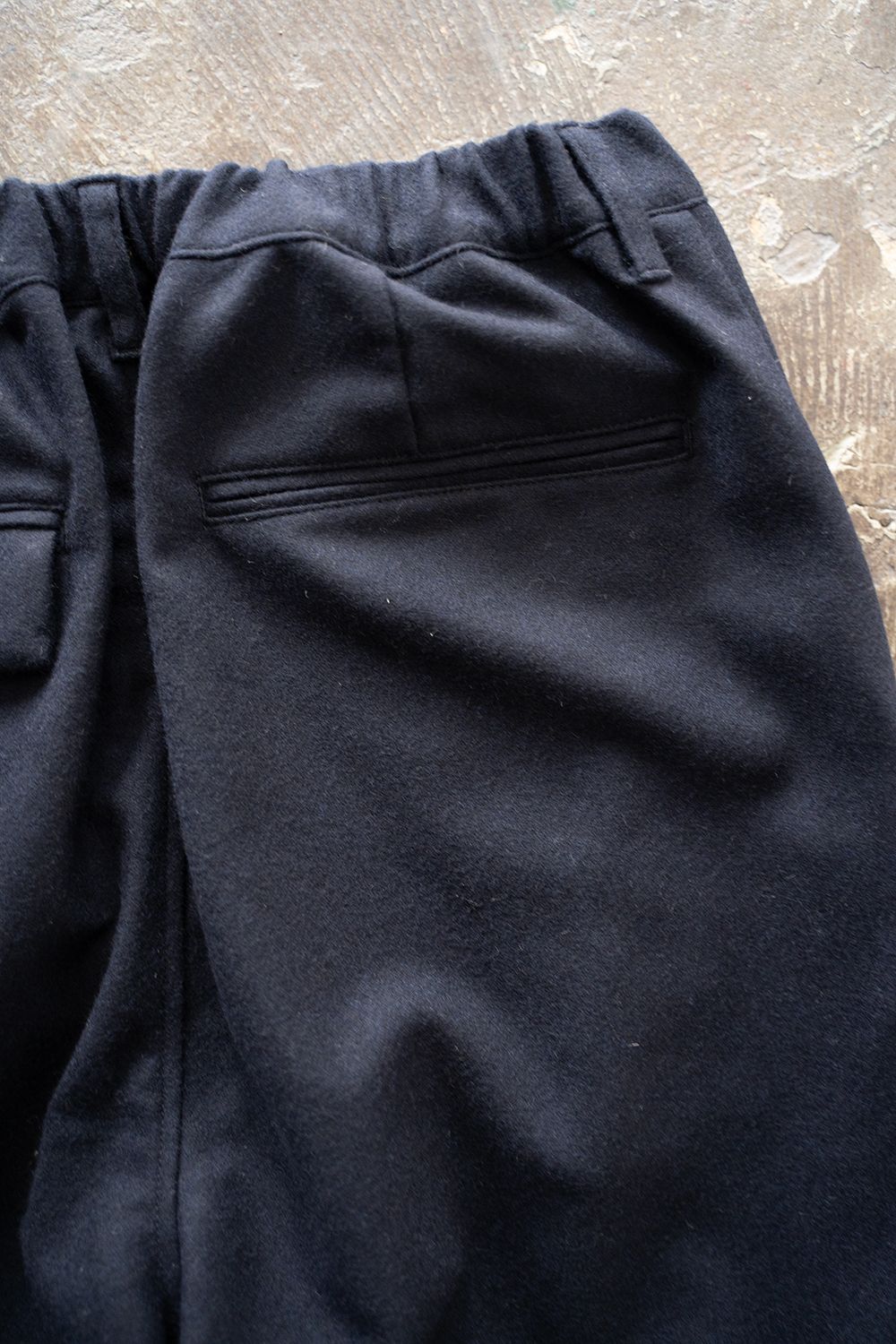 【ラスト1点】【24AW】ウールフラノニータックパンツ(NAVY)