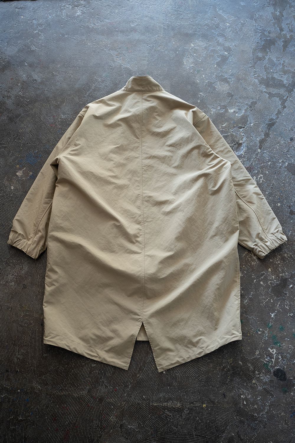 STILL BY HAND 綿のような特殊ナイロンのスタンドカラーコート