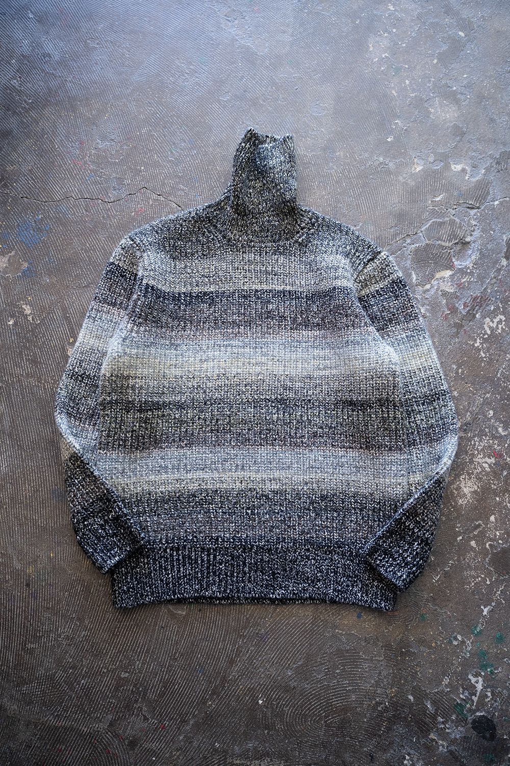 【ラスト1点】odd stripes turtle neck sweater(BLACK MIX)