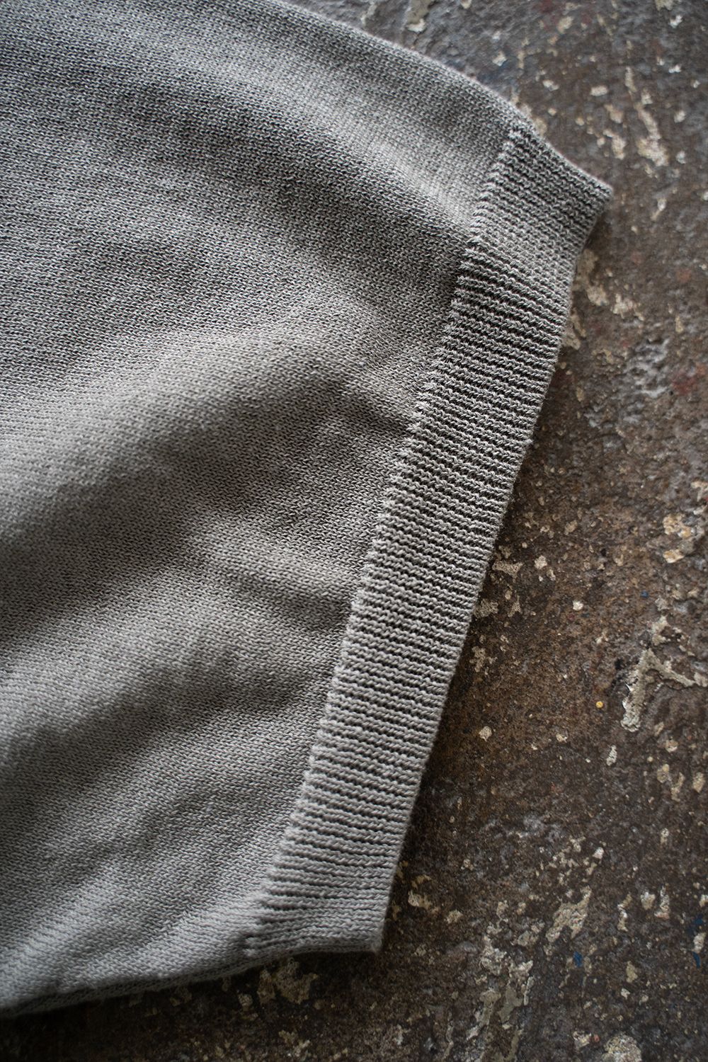 【ラスト1点】【25SS】綿×ポリエステル×リネン12GサドルスリーブニットTee(GREIGE)