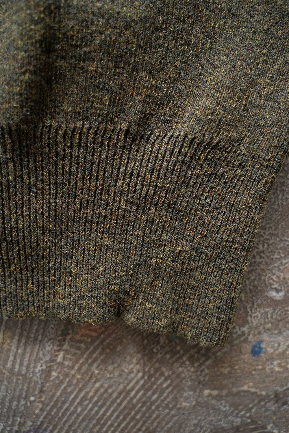 【ラスト1点】Hard twisted Shetlandwool cross V neck sweater(KHAKI MIX)