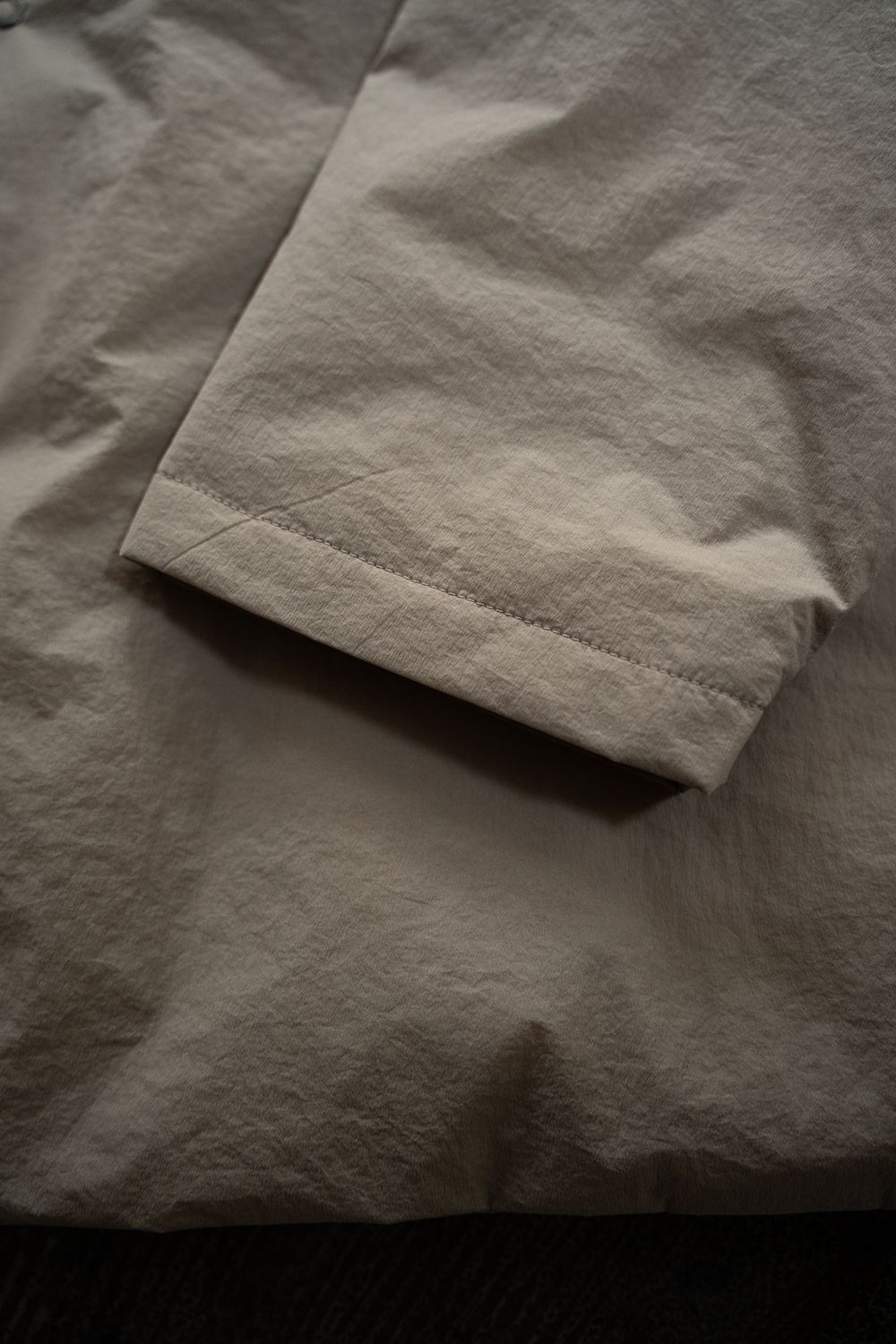 【25AW】シンサレートオープンカラーシャツブルゾン(GREIGE)