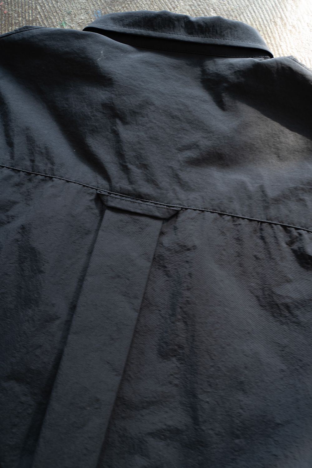 【ラスト1点】【25SS】ナイロンピンタック半袖シャツ(NAVY)