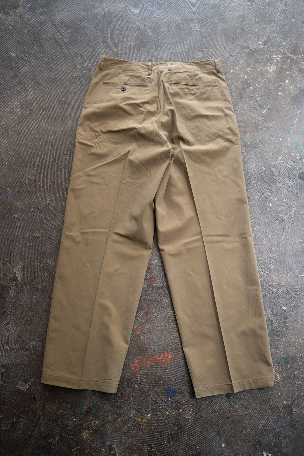 【ラスト1点】強撚コットンセンタープレススラックス(KHAKI)