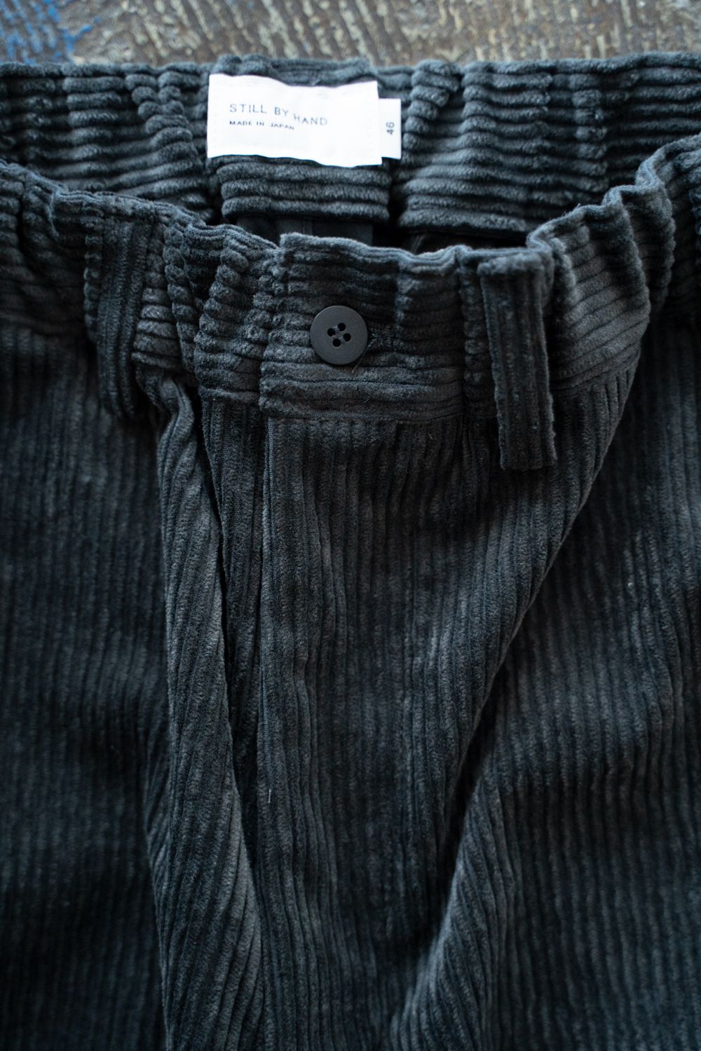 【26AW】綿×レーヨン5Wコーデュロイイージーパンツ(BLUE CHARCOAL)