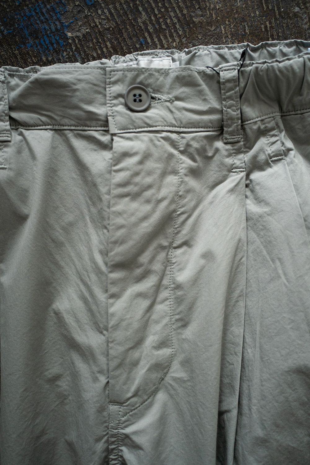 【ラスト1点】【25SS】ガーメントダイ2タックワイドテーパードパンツ(ICE GRAY)