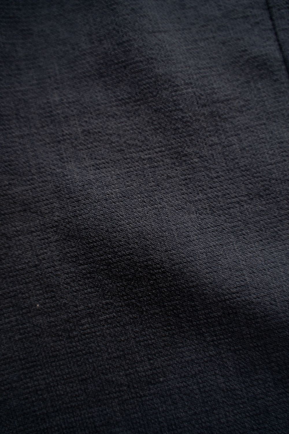 【256SS】ディープタックポリエステルワイドテーパードパンツ(CHARCOAL)