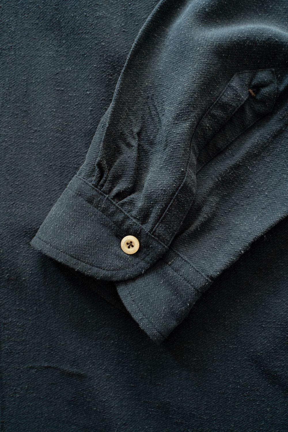 【ラスト1点】【25AW】Silk Nep Kersey Band Collar Bosom Shirt(IRON BLUE)