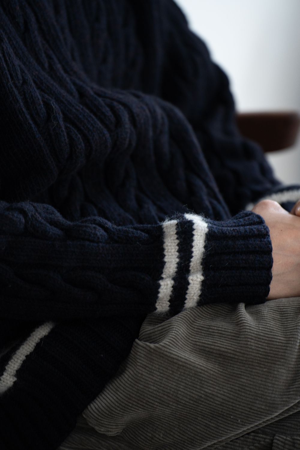 【ラスト1点】camel/cashmere HAND KNITTING cricket sweater(NAVY)