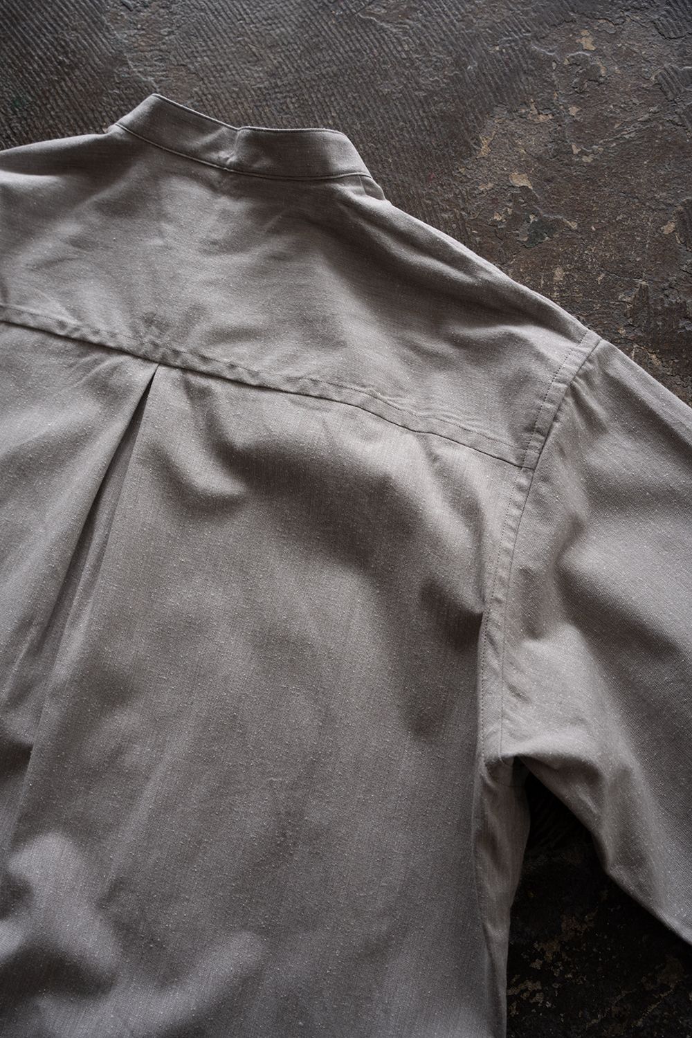 【26AW】コットン×シルクバンドカラーシャツ(GREY)