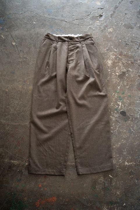 【25AW】ウールサキソニーイージースラックス(MOCHA)