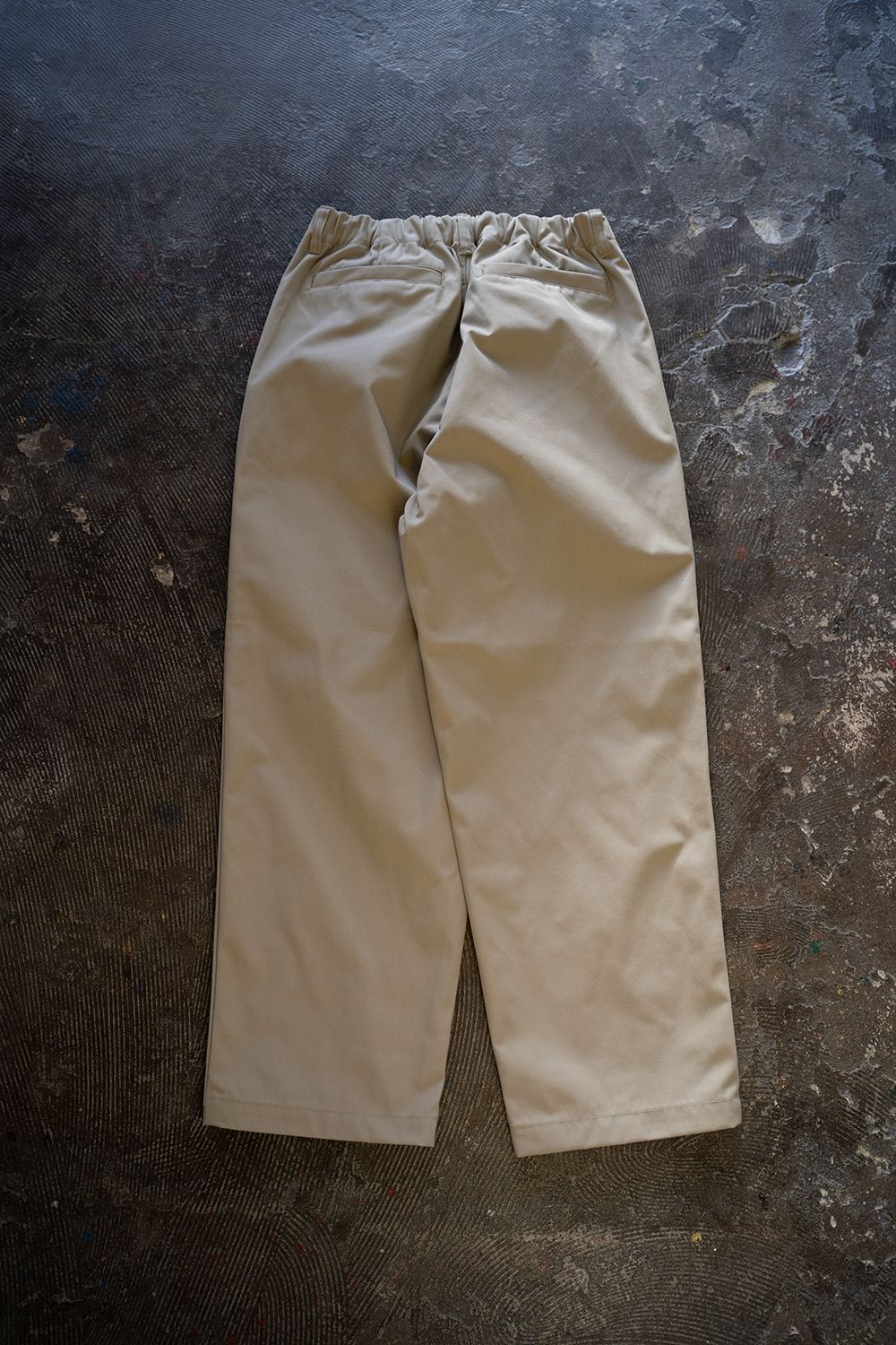 【ラスト1点】【25SS】強撚コットン×ポリエステルイージーパンツ(KHAKI BEIGE)