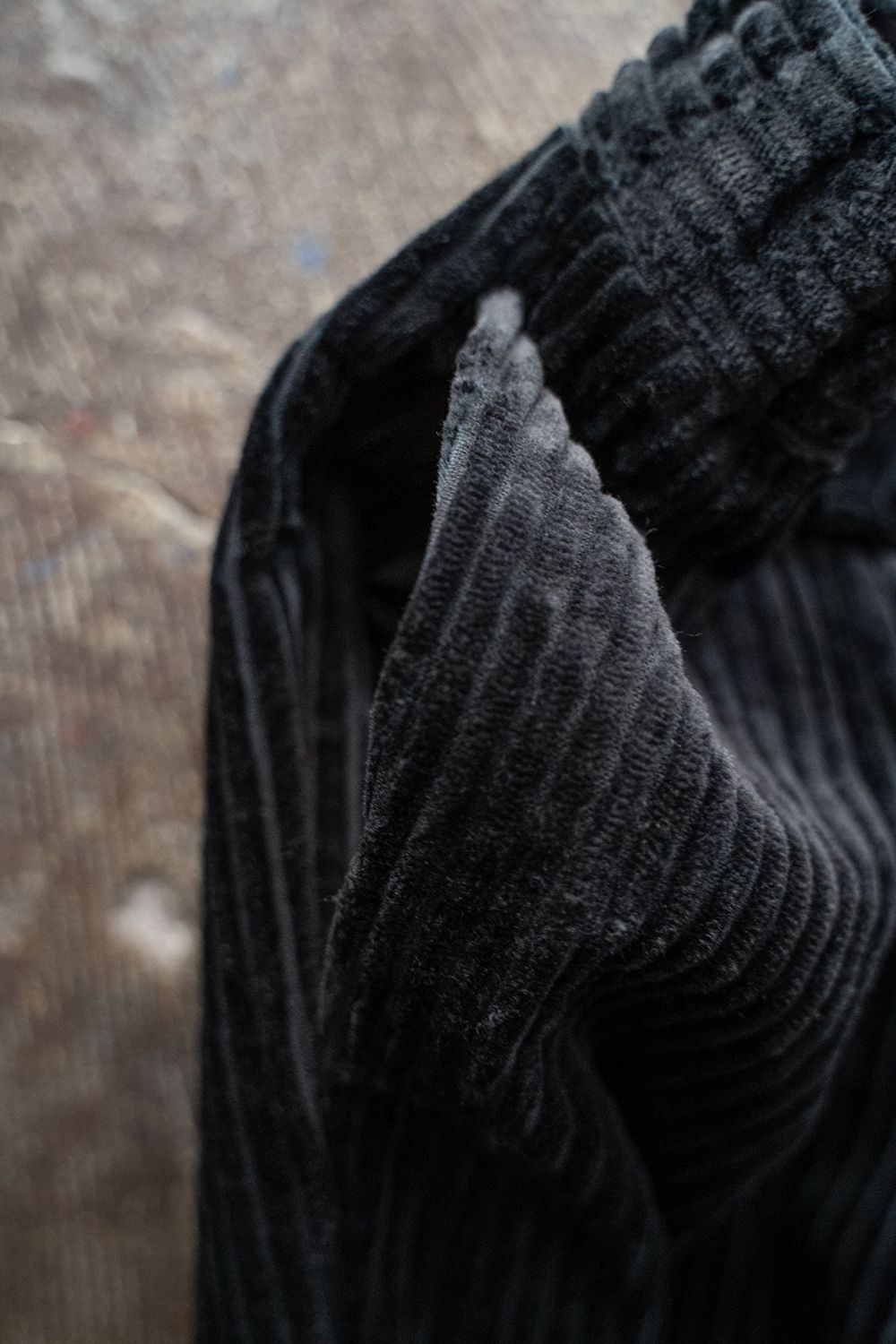 STILL BY HAND コーデュロイ セミワイド テーパードパンツ オリーブ STILL BY HAND コーデュロイ セミワイド テーパードパンツ