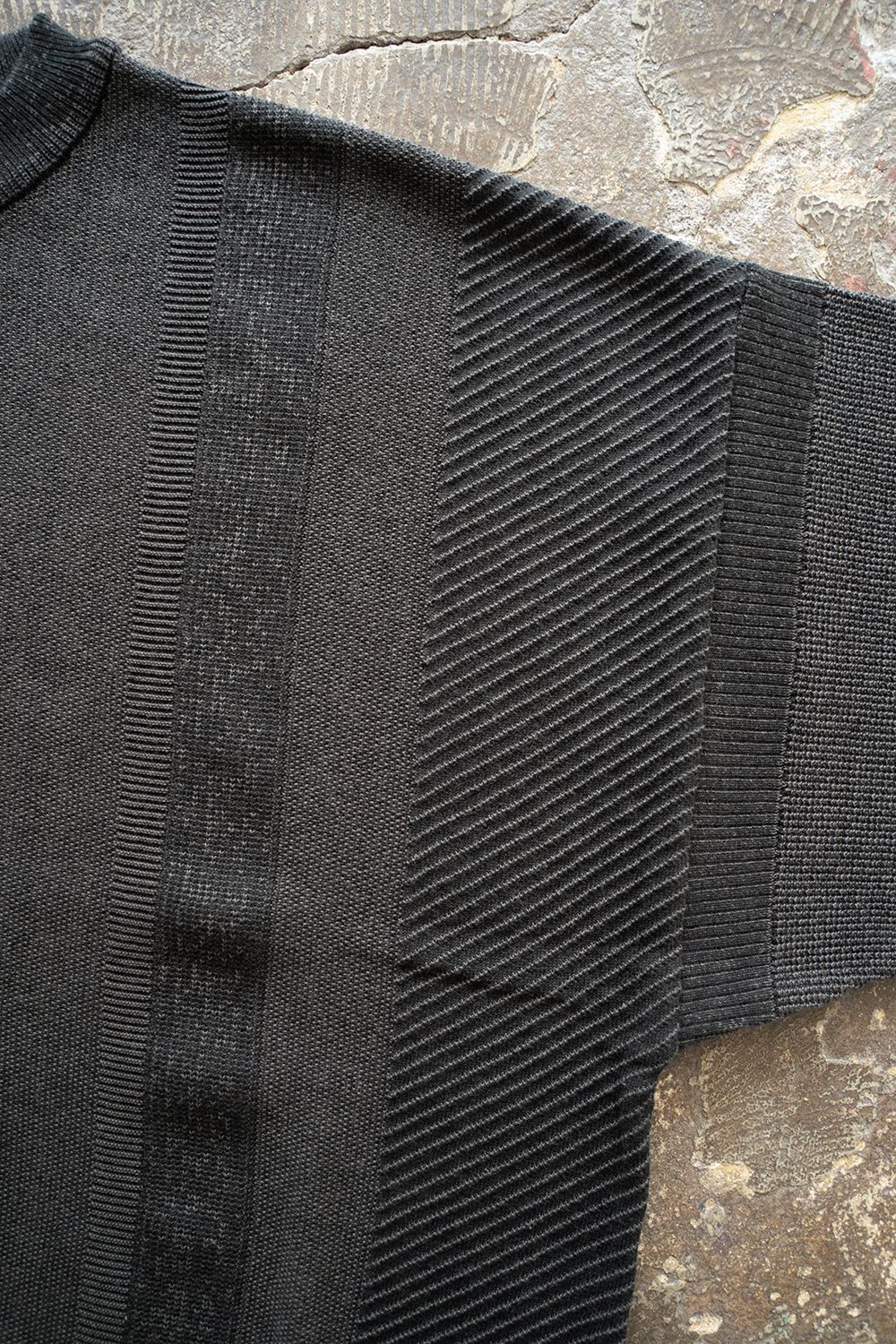 【ラスト1点】【25SS】Fumon Henley Knit(BLACK)