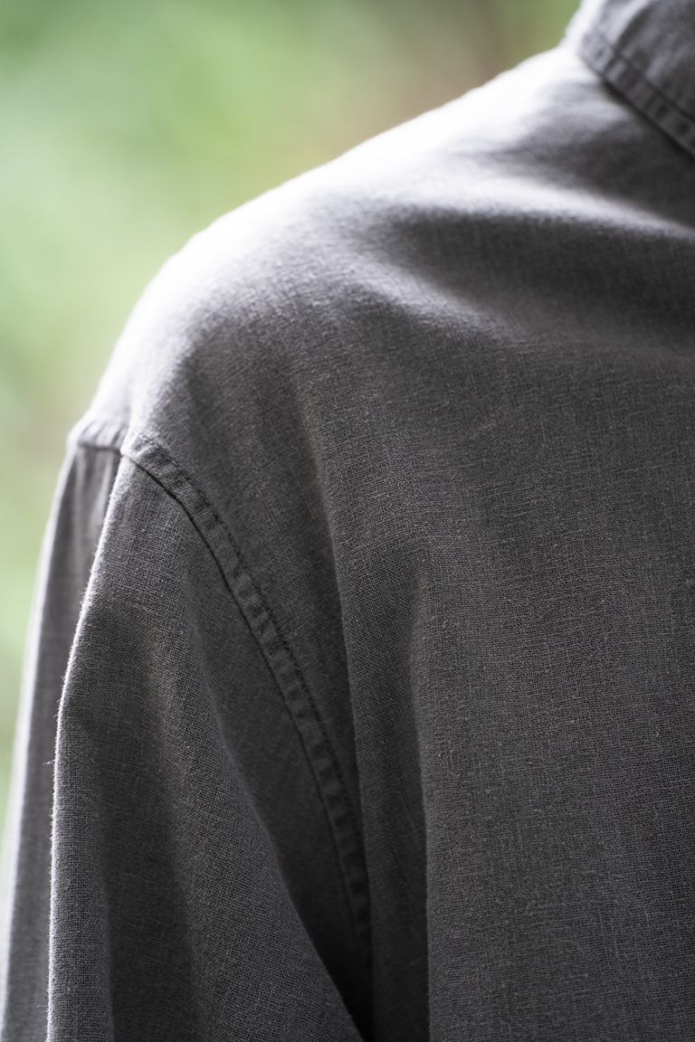 176cm、58kgの細身体型でサイズ3を着用しております。