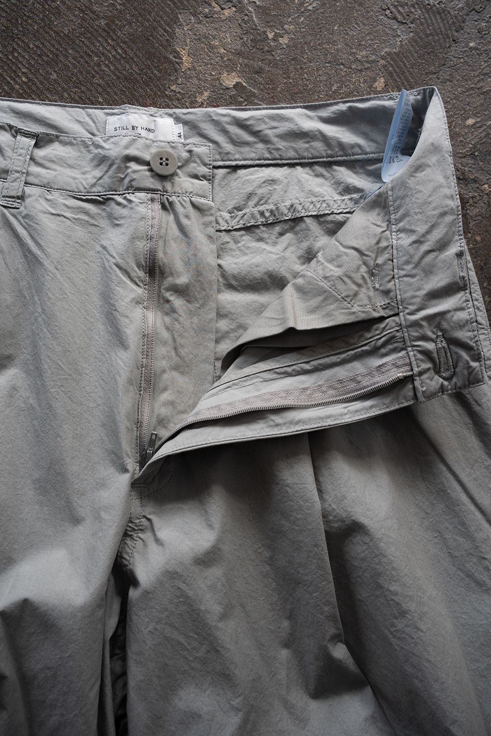 【26SS】ガーメントダイワンタックパンツ(ICE GREY)