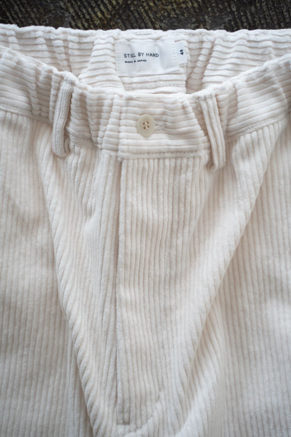 【26AW】綿×レーヨン5Wコーデュロイイージーパンツ(OFF WHITE)