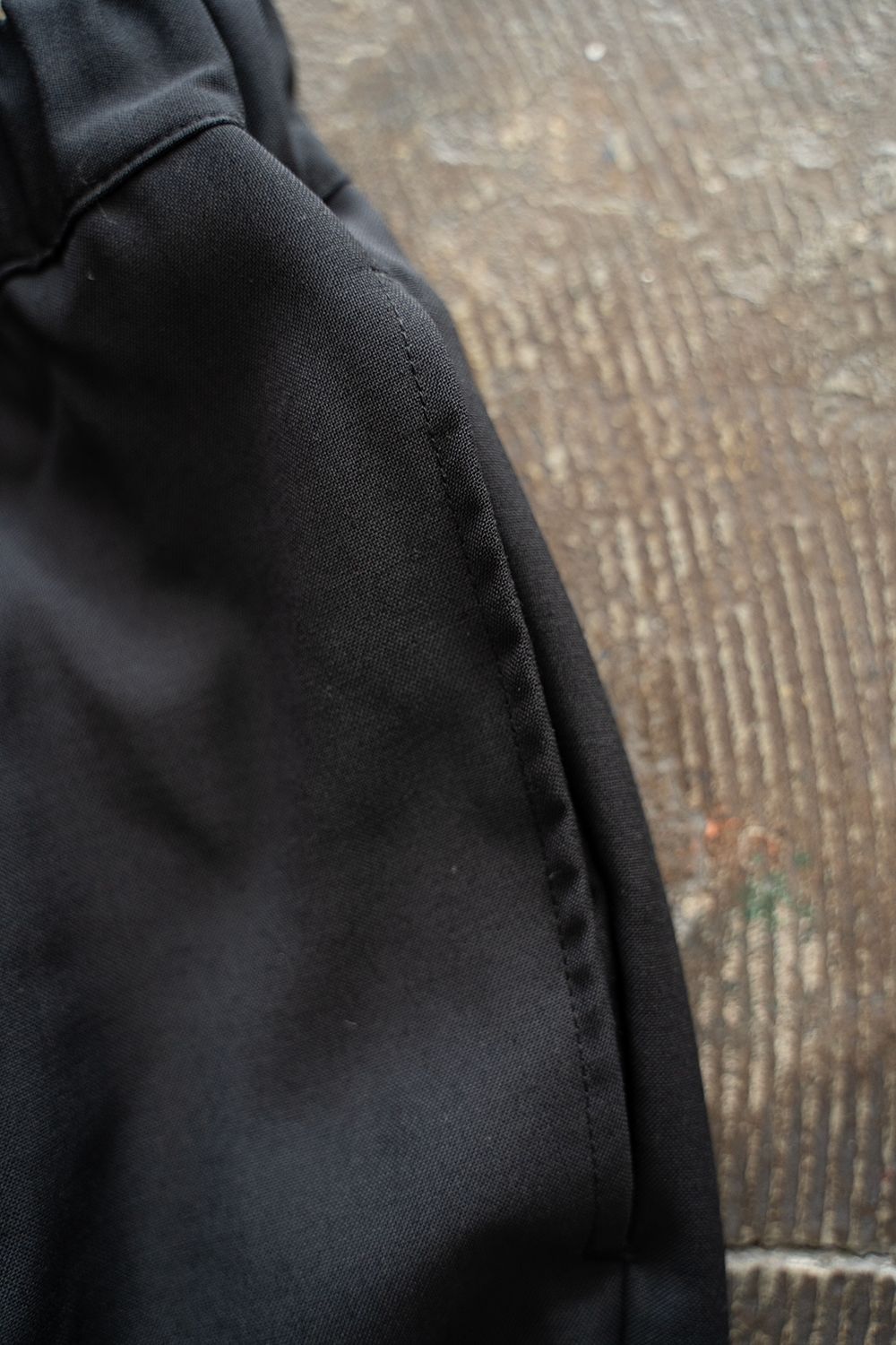 【ラスト1点】【24SS】ウォッシャブルウール混2タックイージースラックス(BLACK)