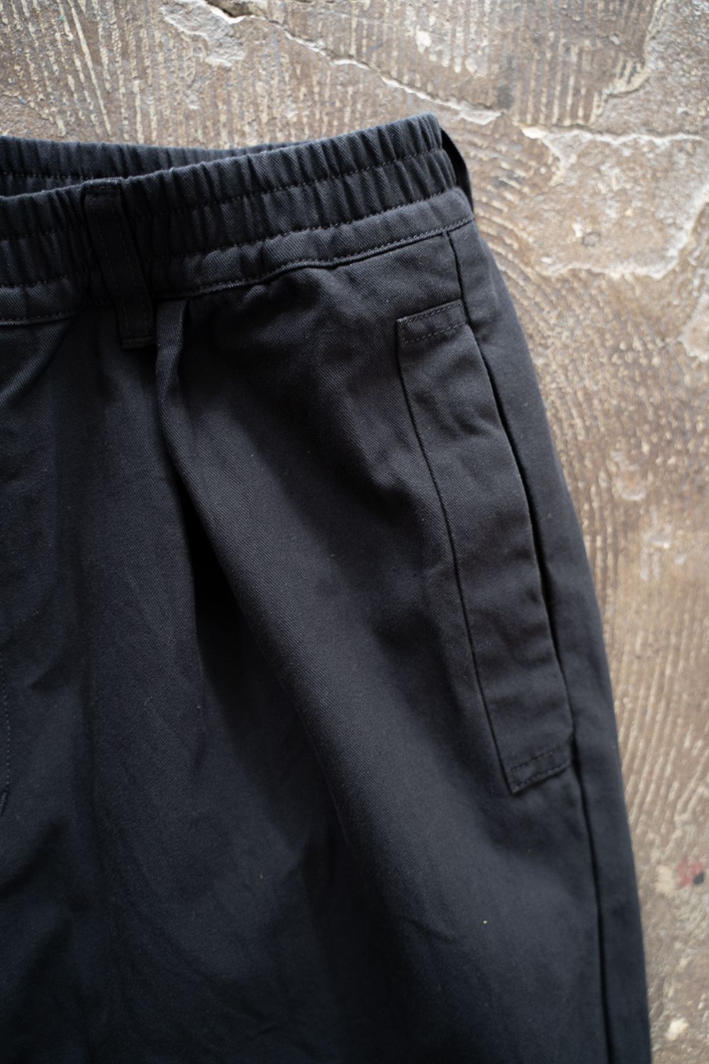 【ラスト1点】【22AW】2タックギャバジンパンツ(BLACK NAVY)