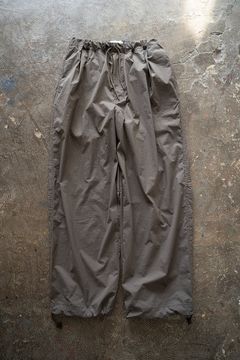 【ラスト1点】【25SS】ストレッチナイロンイージーパンツ(CHARCOAL BROWN)