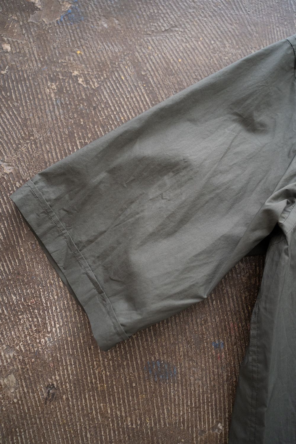 【ラスト1点】半袖ブロードレギュラーカラーシャツ(CHARCOAL)
