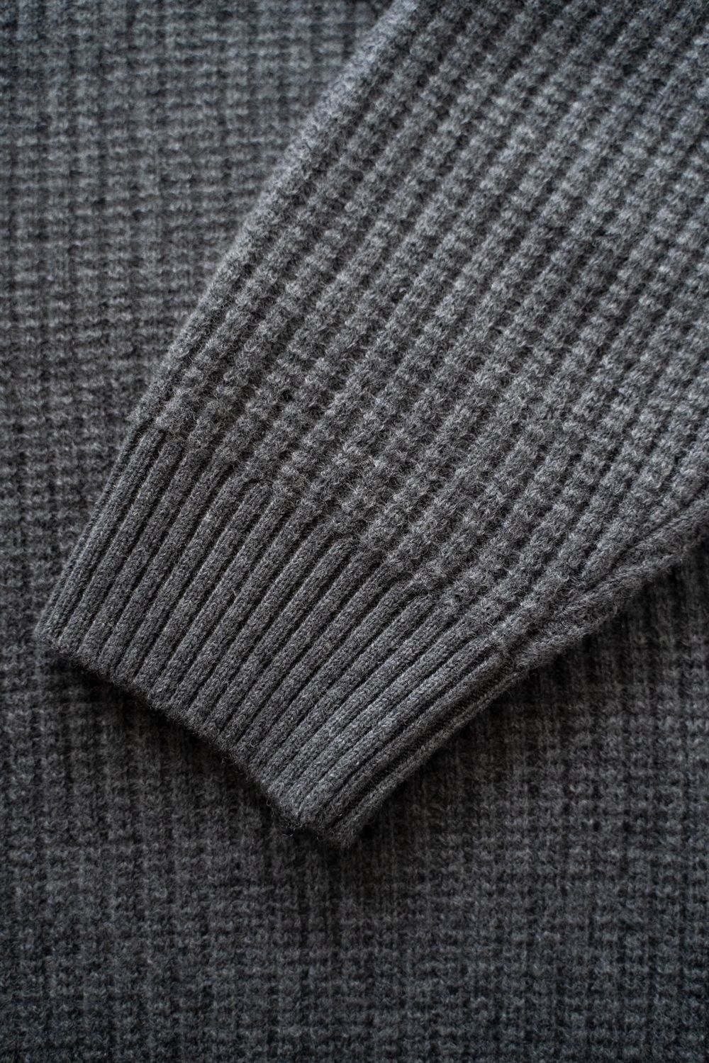 【25AW】ウール×シルクハイネックニット(GREY)