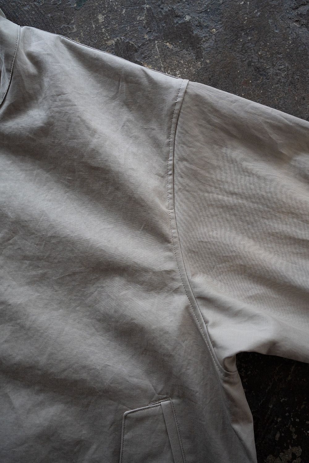 【26SS】コットン×リネンスタンドカラーブルゾン(TAUPE)