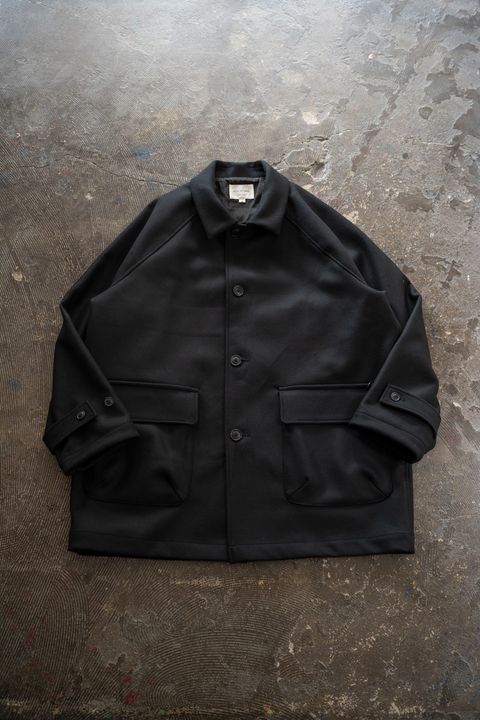 【25AW】Super110'Sメルトンステンカラーハーフコート(BLACK)