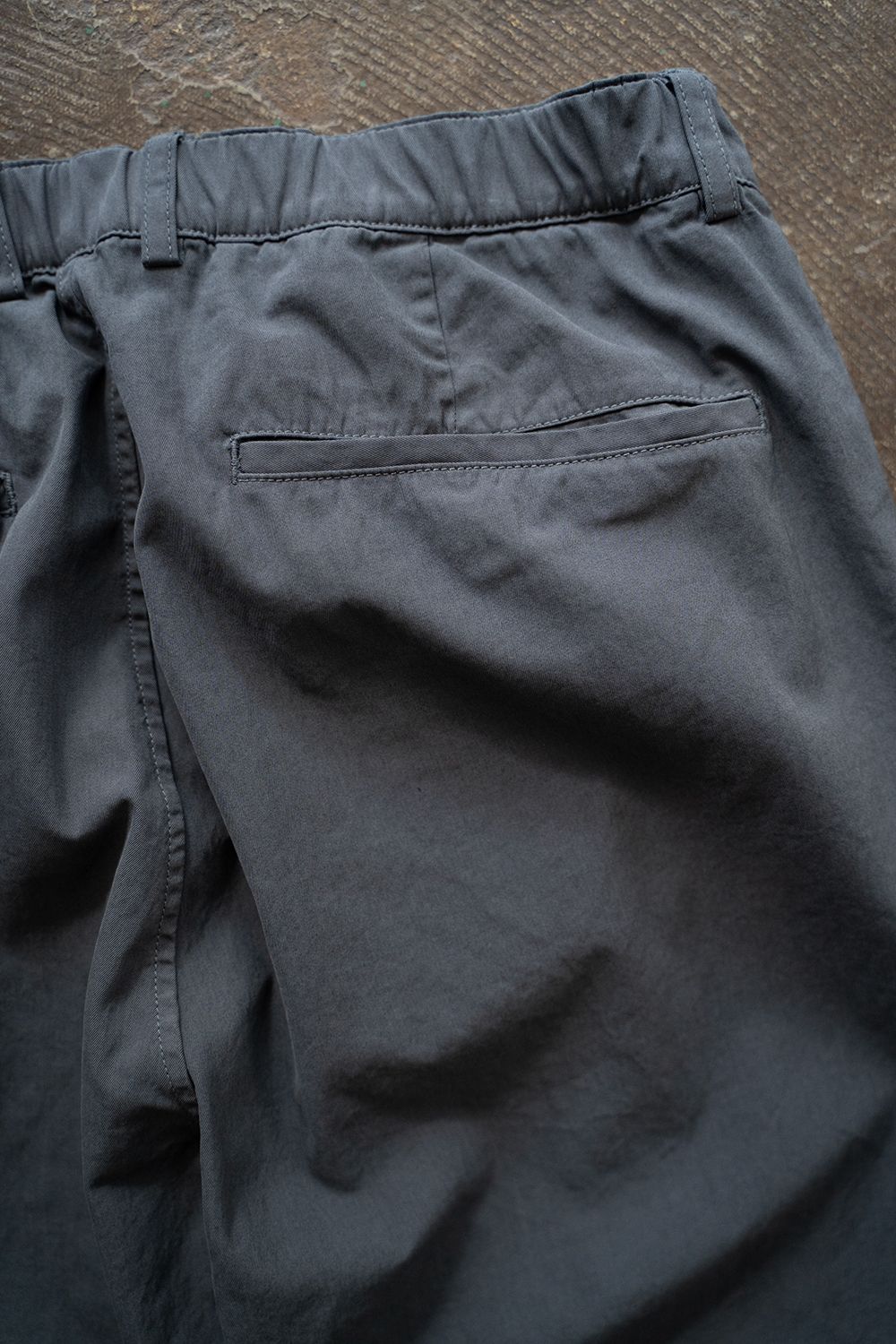 【ラスト1点】【24SS】ガーメントダイ4タックイージーパンツ(BLUE GRAY)