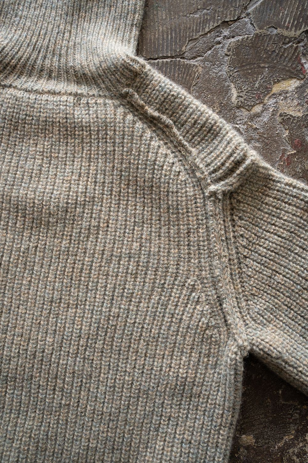 brushed yak/Shetland wool turtle neck sweater(CANDY BLUE)