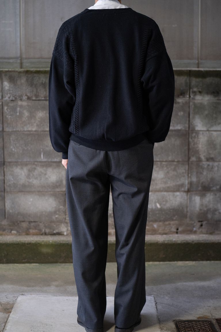 176cm、58kgの細身体型でサイズ2を着用しております。