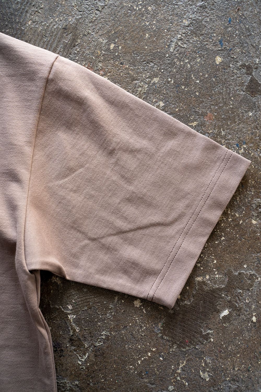 【ラスト1点】【22SS】オーガニックスビンコットンスプリットヨークTシャツ(DUSTY BROWN)