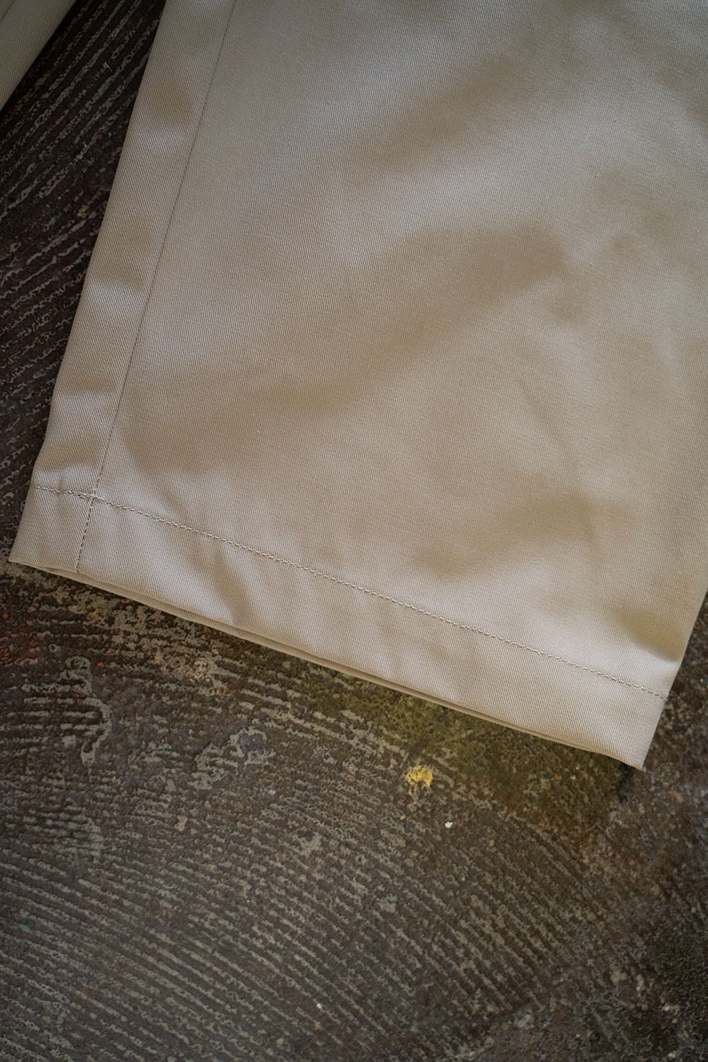 【ラスト1点】【25SS】強撚コットン×ポリエステルイージーパンツ(KHAKI BEIGE)