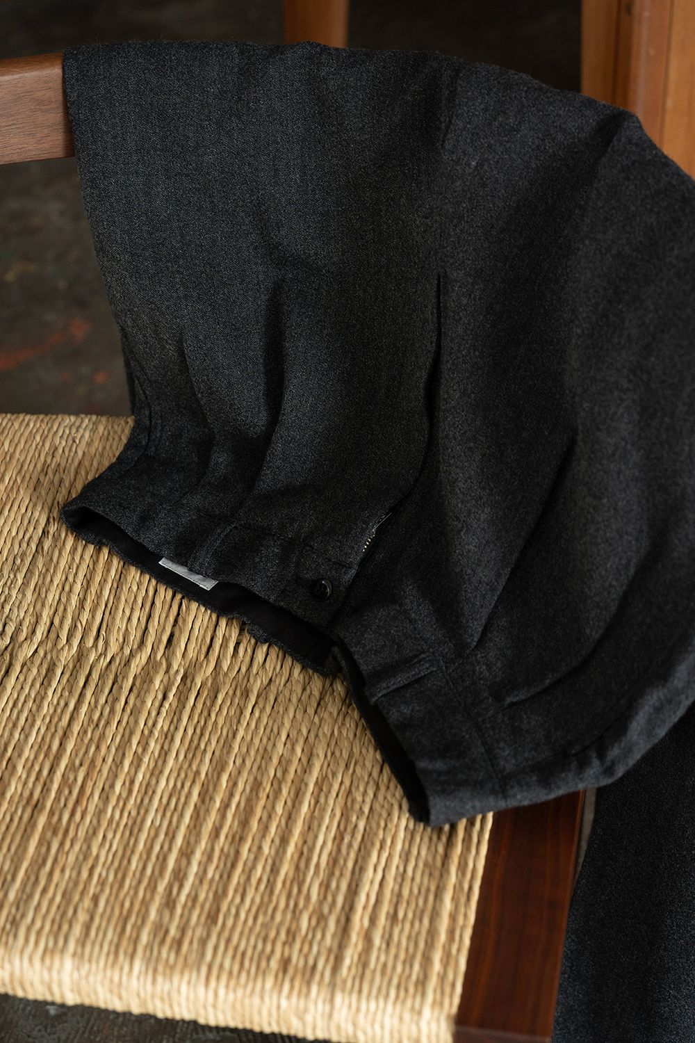 【ラスト1点】【26AW】Wool 2Tuck Trousers(CHARCOAL)