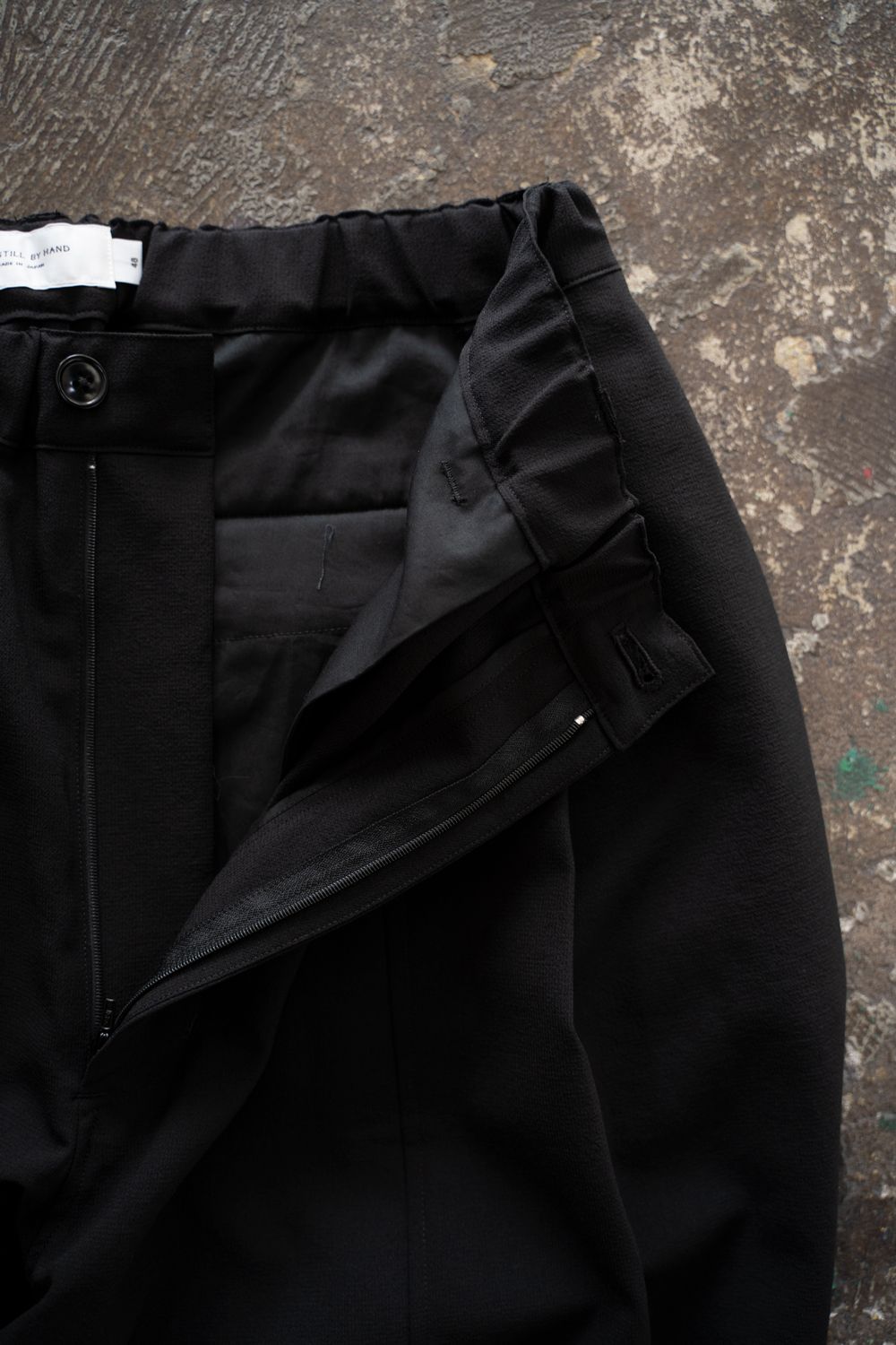 【256SS】ディープタックポリエステルワイドテーパードパンツ(BLACK)