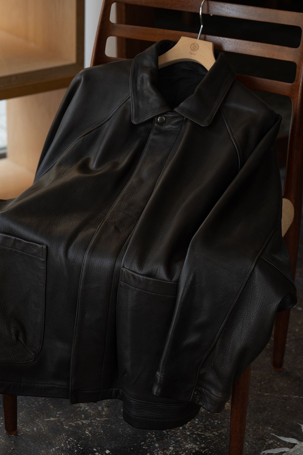 【26AW】カウレザーハーフコート(BROWN CHARCOAL)