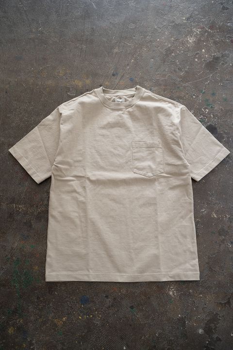 【ラスト1点】スビンコットン10/-度詰吊り天竺ポケット付き半袖T(LIGHT BEIGE)